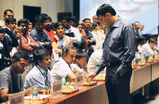 Anand beats 39 chess wizards in ICM