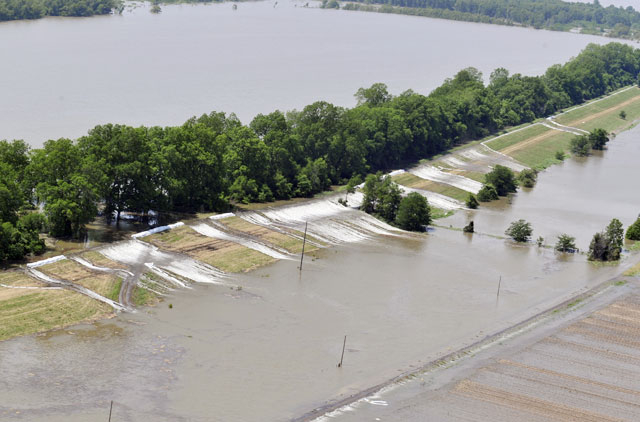 River floodgate opening eases pressure on levees | Americas – Gulf News