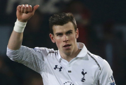 Gareth Bale scores at both ends but Tottenham see off blunt