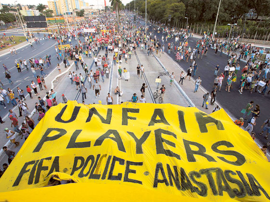 Brazil Police Protesters Clash Near Confederations Cup Match