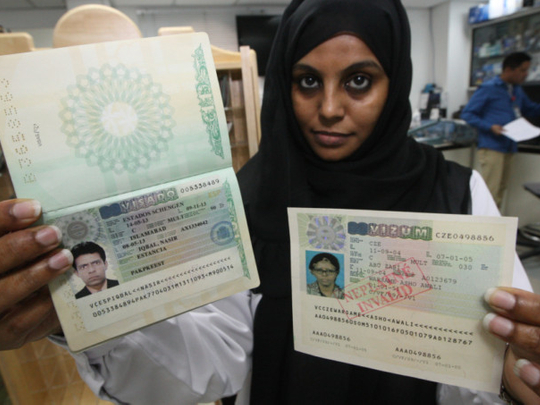 using fake passport to travel