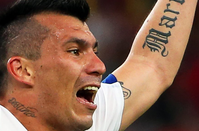 World Cup Think Luis Suarez Can Bite Meet Gary Medel Chile S Pitbull Football Gulf News