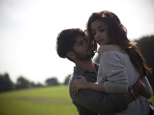 shaandaar movie kiss