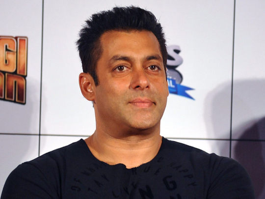 Salman Khan visits ‘Dishoom’ set | Bollywood – Gulf News