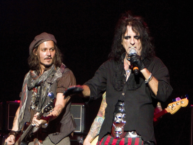 Joe Perry Alice Cooper Christmas Pudding 2022 Johnny Depp To Perform Concerts With Alice Cooper, Joe Perry | Hollywood –  Gulf News