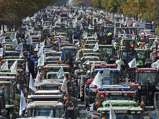 Mass Tractor Protest In Paris Over Plunging Farm Income | Europe – Gulf ...