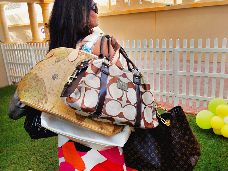 These 4 types of people buy fake luxury goods: why even rich