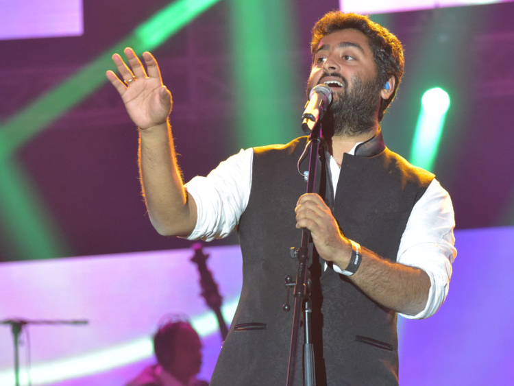 Review Arijit Singh romances Dubai with top hits Music Gulf News