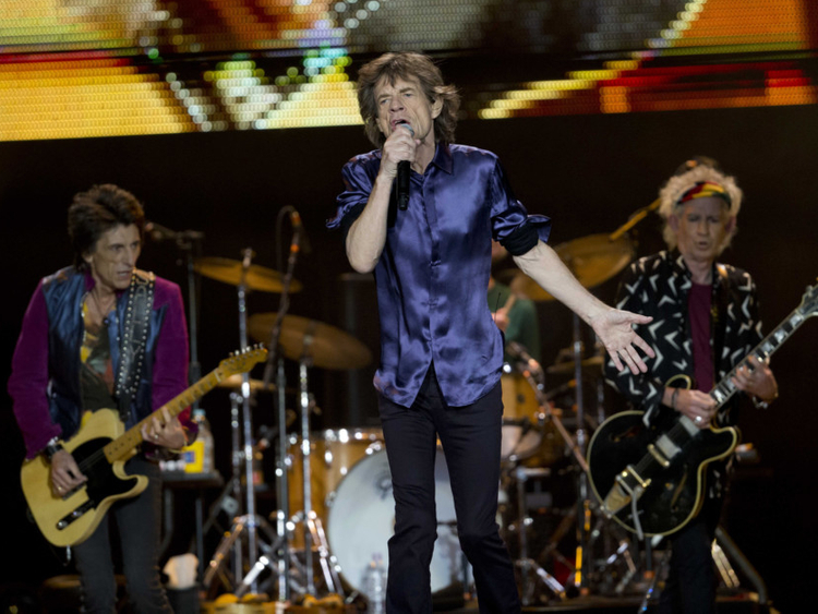 Mick Jagger jokes about Penn-Chapo story as Stones rock Mexico ...