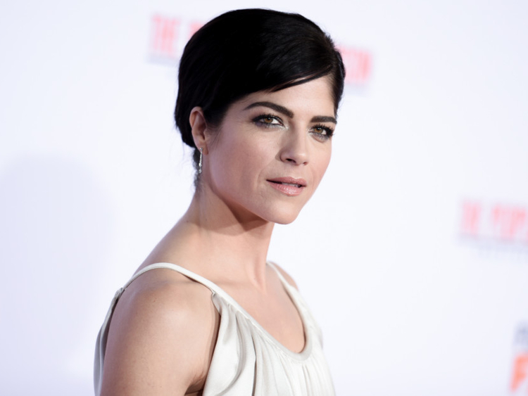 Selma Blair Is Always Here For Christina Applegate After Multiple Sclerosis Diagnosis Hollywood Gulf News