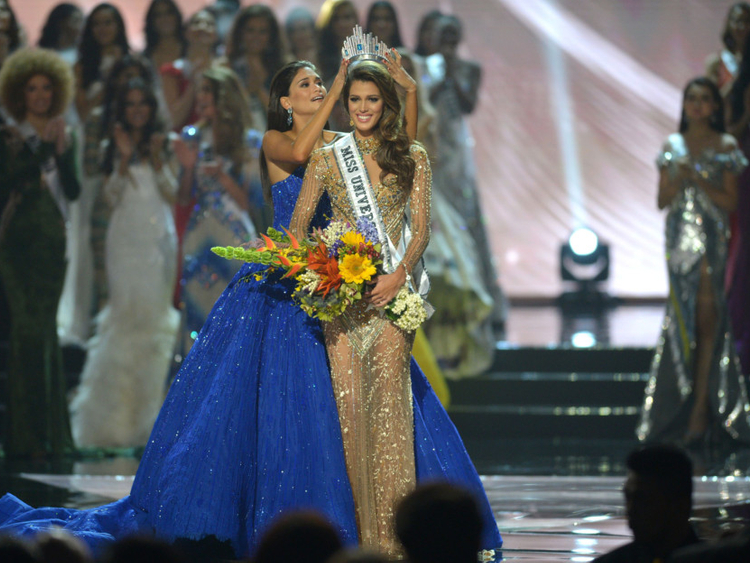 Pia wurtzbach gown miss hotsell universe 2017