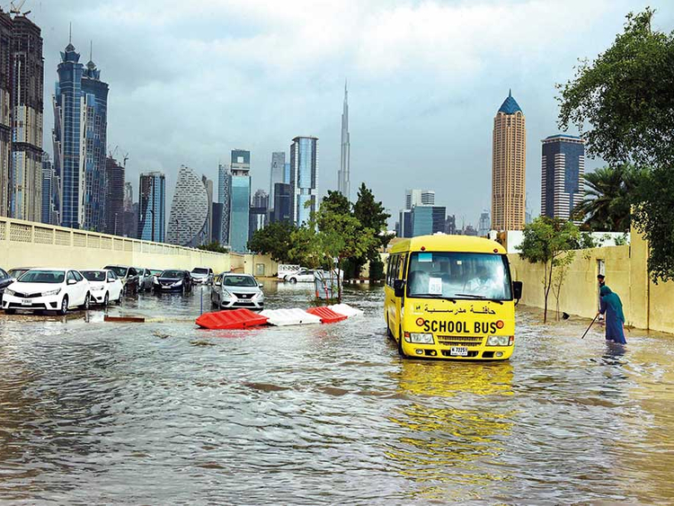Dubai tackles flooding, traffic snarls and accidents Uae Gulf News