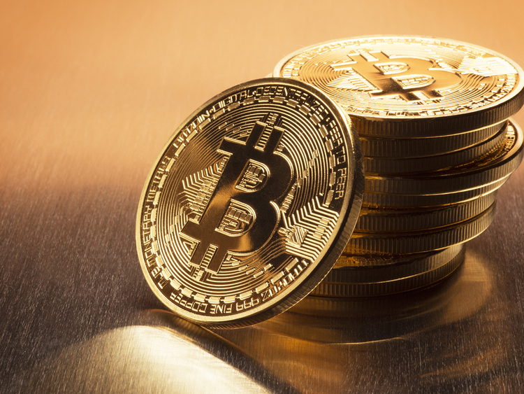 Bitcoin Overtakes Gold Should Uae Residents Buy It - 