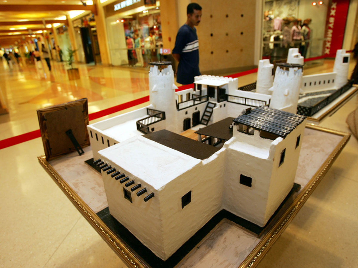FORTS-OF-THE-UAE-SENTRIES-WITH-STORIES