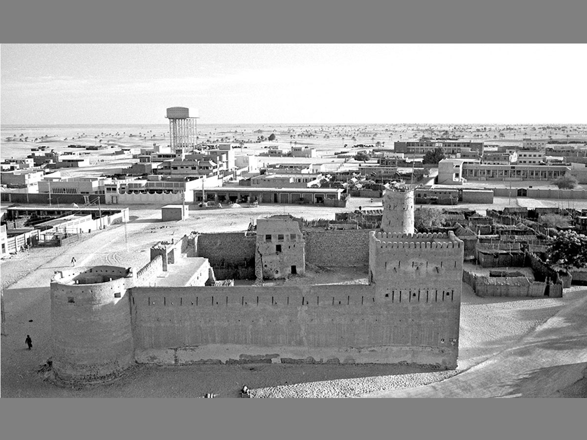 FORTS-OF-THE-UAE-SENTRIES-WITH-STORIES