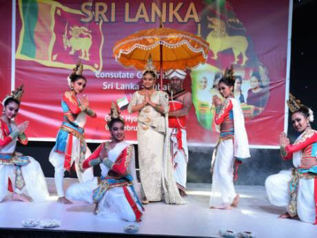 RDS_181108 Sri Lanka traditional saree dance