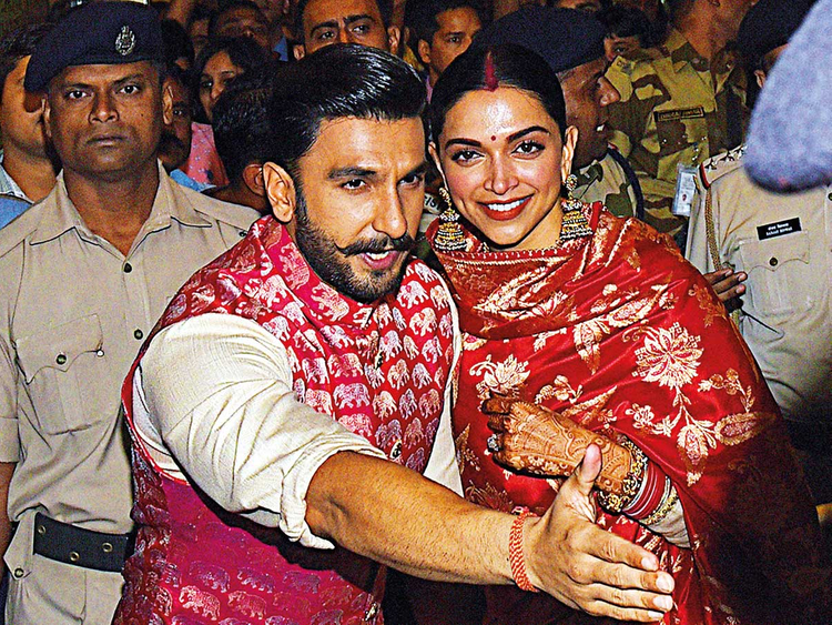 Deepika Padukone-Ranveer Singh Wedding Photos! - Masala