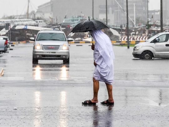 181125 emirati rain