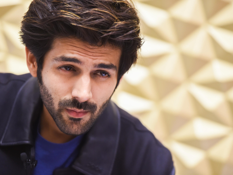 Kartik Aaryan reveals his new hairdo with Game of Thrones theme music in  the background : Bollywood News - Bollywood Hungama