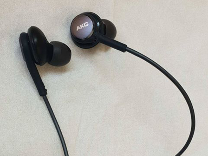 RDS_181220 Lost and found Junaid Vengadan headphones