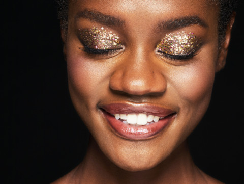 HOLIDAY_MAKEUP_1 Find Your Light in Glitter