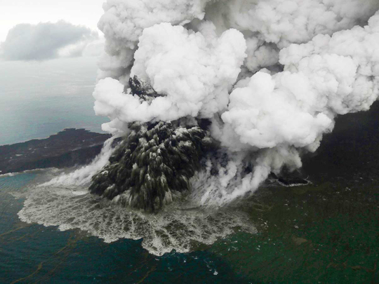 Indonesia volcano Anak Krakatau 29122018