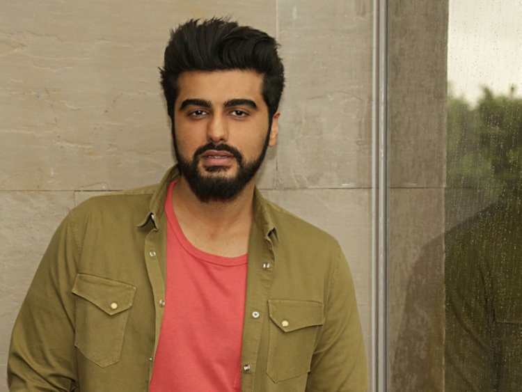 Arjun Kapoor Apologises To Janhvi Kapoor For Not Being There By Her Side At  Dhadak's Trailer Launch