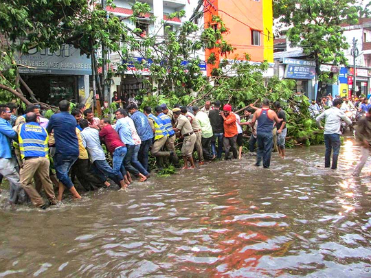 Thunder Storm And Rains Hit Hyderabad And Telangana | India – Gulf News