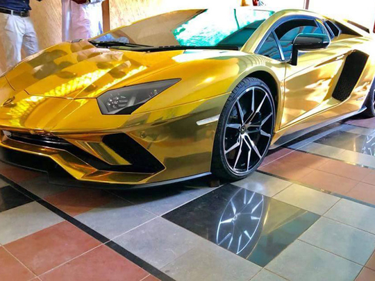 A gold Lamborghini arrives in Pakistan | Pakistan - Gulf News