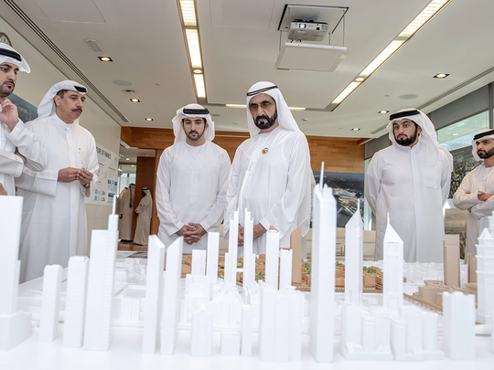 Shaikh Mohammad views a scale model of the DIFC 2.0