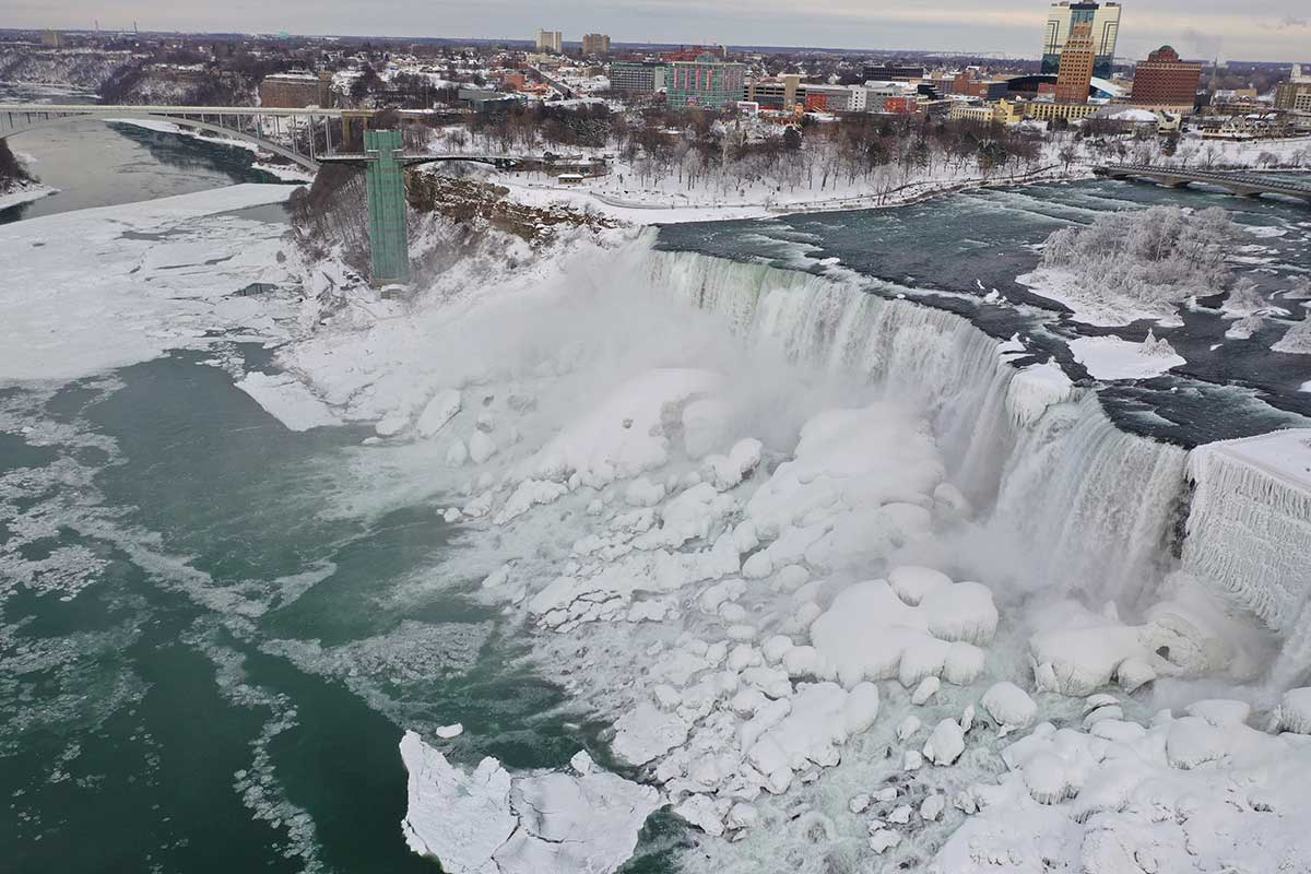 Watch Niagara Falls turns into a winter wonderland Americas Gulf News