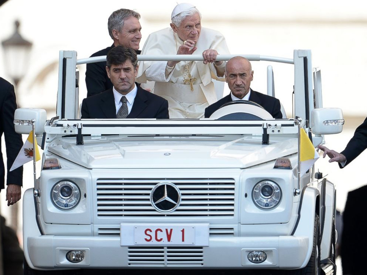 Pope Benedict XVI popemobile