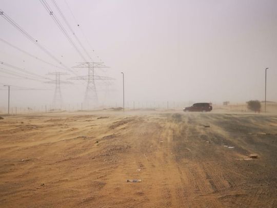 Emirates road  sandstorm 190203