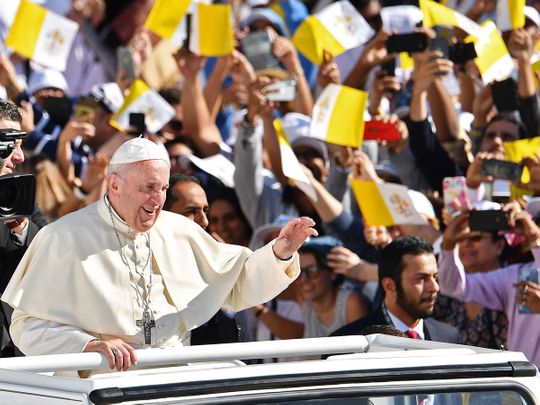 Pope Francis waves 20