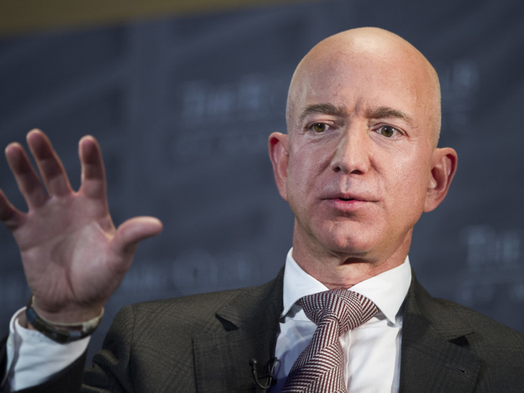Jeff Bezos Loses World S Richest Man Title To Bill Gates