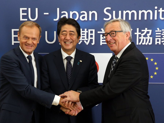 Prime Minister Shinzo Abe of Japan, Donald Tusk, Jean-Claude Juncker 09