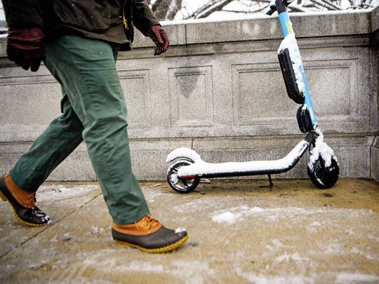 1900228 electric scooters