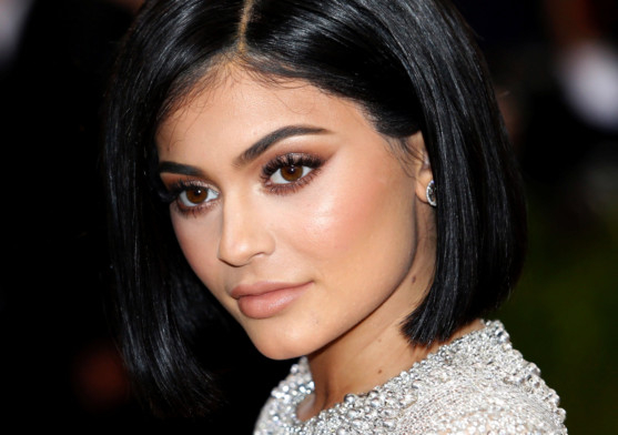 tab-Kylie-Jenner-(4)-1552307014834