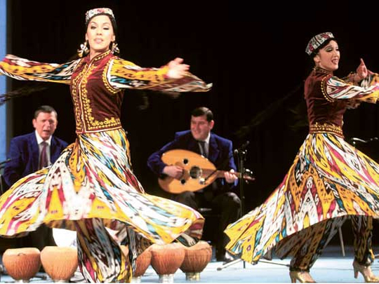Uzbekistan dancers