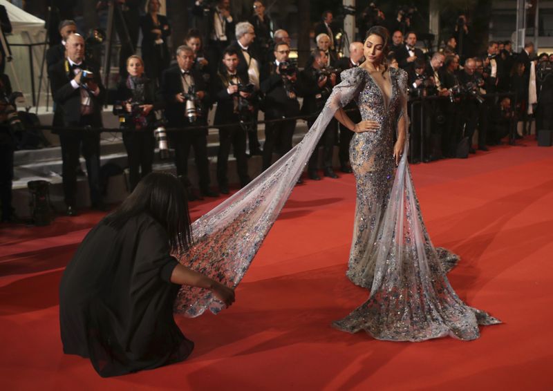 Hina Khan wins Cannes despite detractors | Bollywood – Gulf News