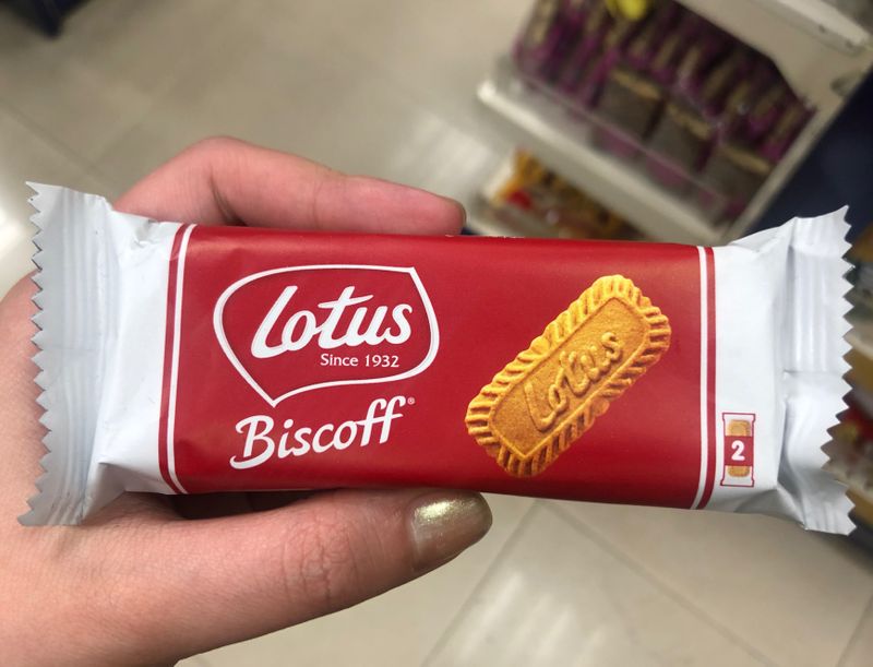 Lotus biscuits 