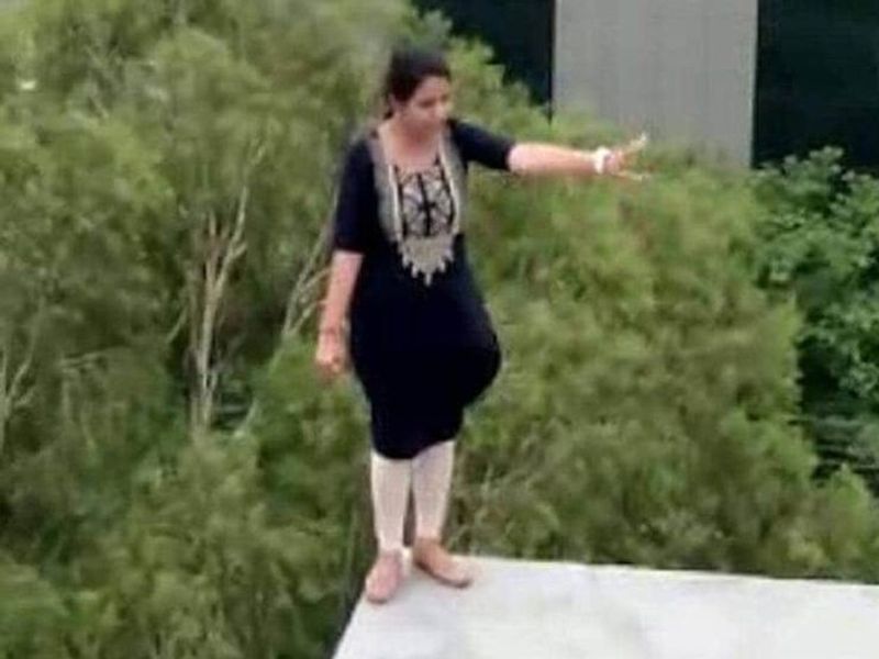 RDS_190529 Woman threatens to jump off building for being fired 2-1559108843708