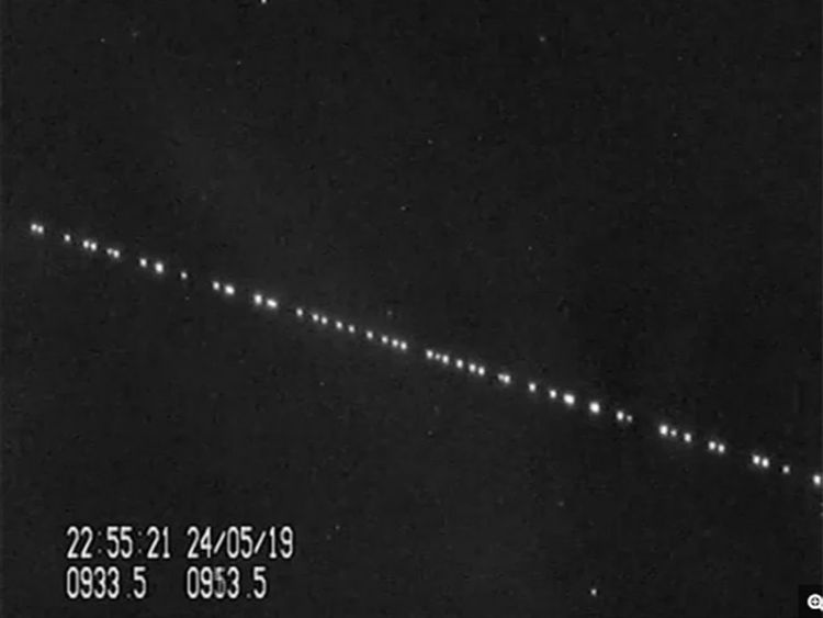 Video The reason why the UAE saw a row of lights in the sky Science