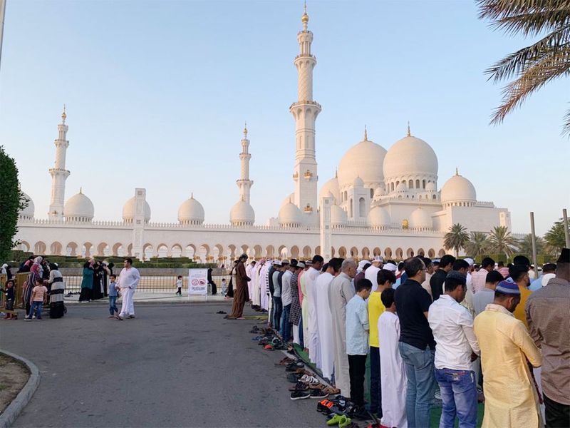 Worshippers pray at the Shaikh Zayed Grand Mosque