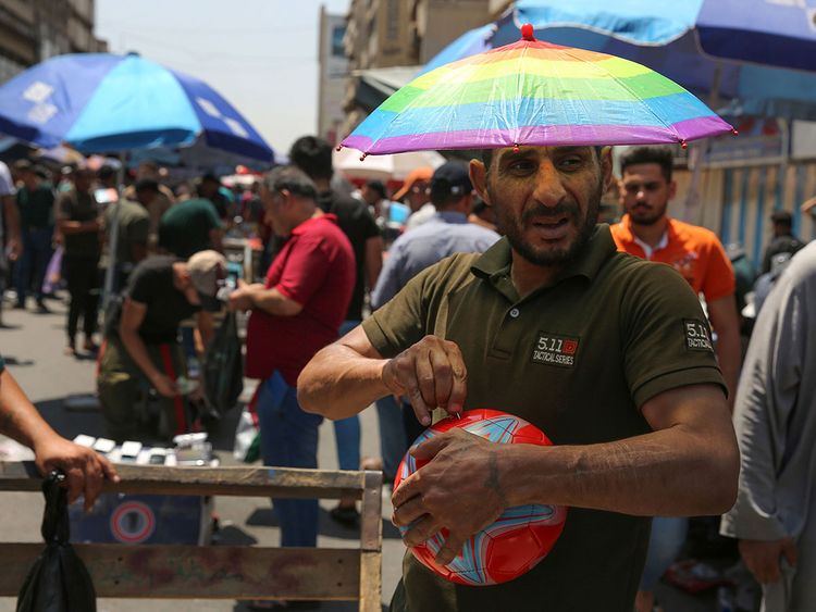 Heat Wave Hits Iraq And Sparks Begin To Fly - 