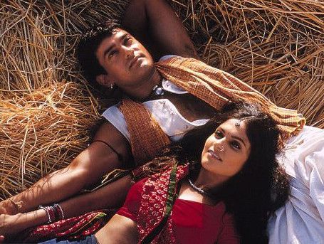 Aamir Khan and Gracy Singh in Lagaan Once Upon a Time in India (2001)-1560751994359