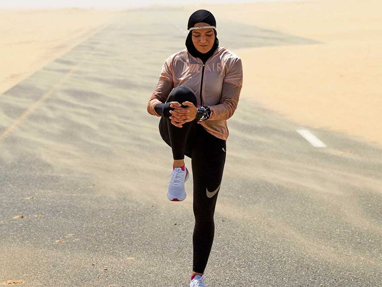 مجلة قفز ذهبي nike hijab running girl 