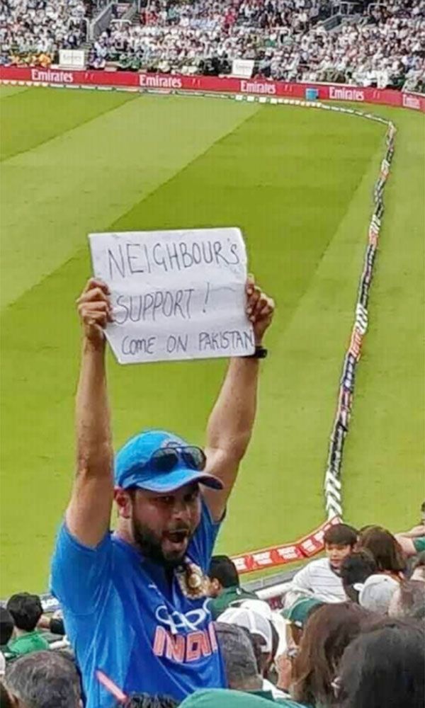Indian fan supporting 'neighbour' Pakistan wins hearts