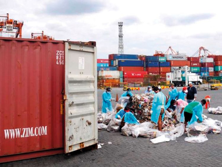 Canada Takes Garbage Back From Philippines Ending Long Dispute !   - 