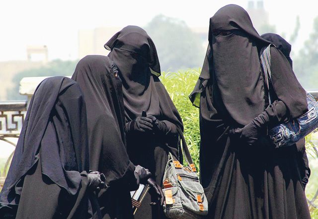 Row Escalates As Egypt Court Junks Niqab Ban Mena Gulf News 